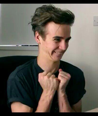 httpbecca44's tweet photo. *waiting for joe's new video like* http://t.co/C83CFYvpMw