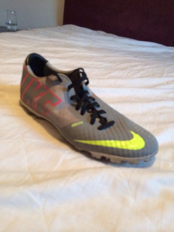 MattyHamer12's tweet photo. @MikeAldo5 @AlexTLeigh they were my old ones... Don't you worry son http://t.co/V1VCdQjCvI