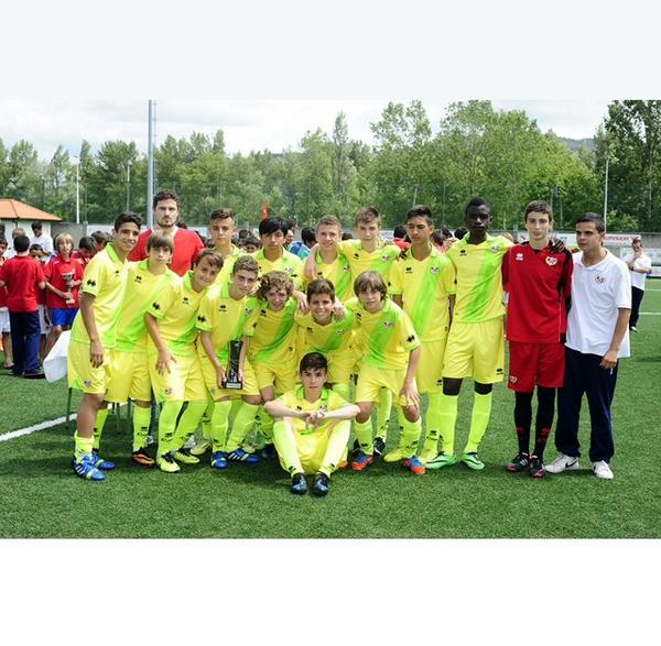 F.RayoVallecano CadB tweet media