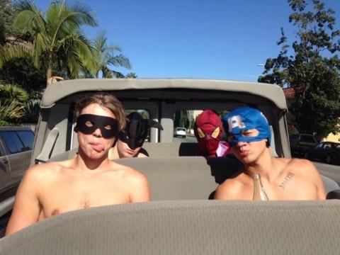 Files5SOS tweet picture