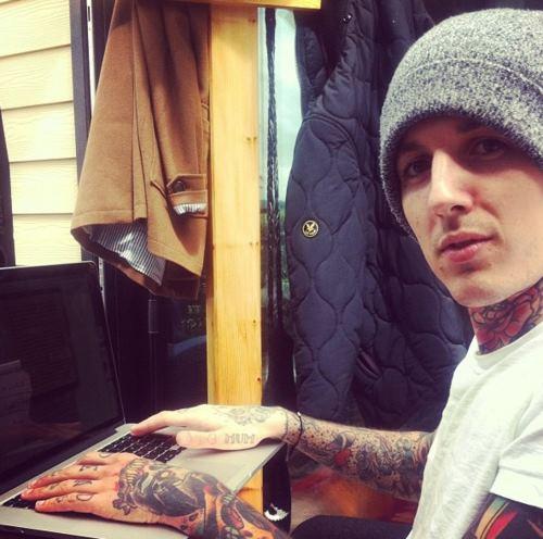 Bitch..... U aint disturbing me during my work. Bitch, go away, just go away.