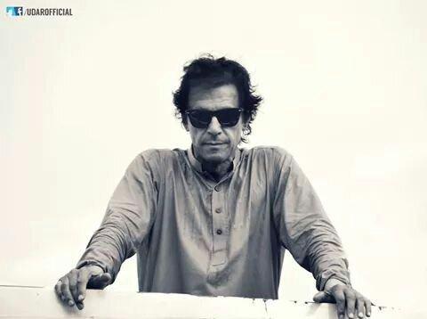 essel1's tweet photo. #ImranKhanNaBiknyWalaNaJhuknyWala RT "@SahwishSulehria: 
A Man who is Priceless,
A Man who is Legend in Himself.. http://t.co/IyrCQik3Ho"
