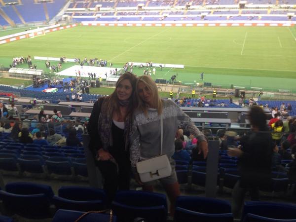 BroncoMarian's tweet photo. Wags per la pace http://t.co/CwIPKliCVl