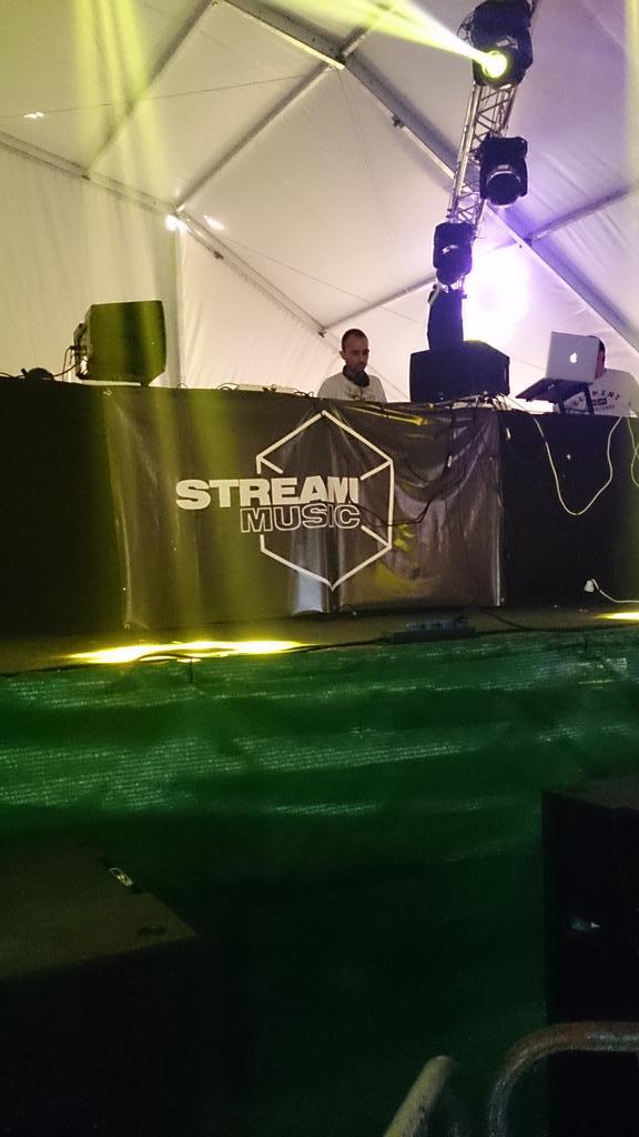 ramos_abel88's tweet photo. Para mi los mejores de la fiesta del sabado noche @stream_fest  @JesusSoblechero @djestebanarroyo http://t.co/8mIam2dX4k