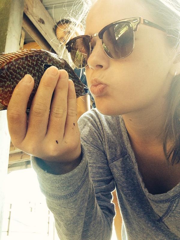 Sophiemorstead's tweet photo. Kissing my catch!!!🐟 http://t.co/obQ1mpQGje