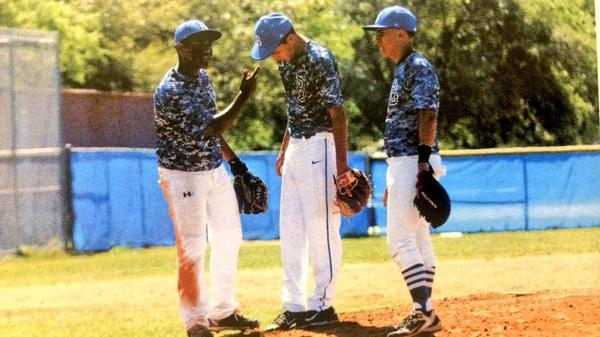 iboris_gump's tweet photo. #braddockbaseball http://t.co/6Oj2FM4o7X