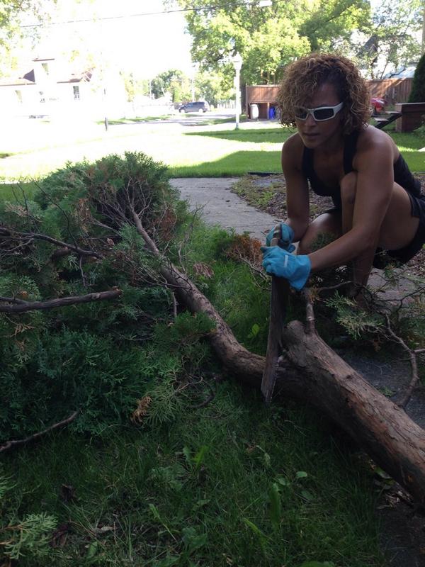 FosterNiki911's tweet photo. See what #canadasmom #nevergiveupnicole did today...not bad for a #hotmom eh @Cormact7 @AmazingRaceCDA http://t.co/370gqNz5jy