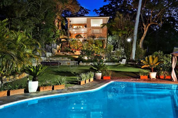 StrongProperty's tweet image. Serious property envy - 62 Ellesmere Road, Gymea Bay  #luxuryliving #gymeabay #property #auction #strongproperty