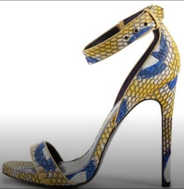 TJC8miami's tweet image. #shoegame #riselikeapheonix #shadesofspring #style