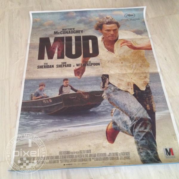 CinemaPixel's tweet photo. .@McConaughey runs away in this exclusive Italian poster for Jeff Nichols' #Mud http://t.co/f5jYLk2SyC