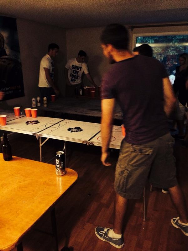 Hayden29's tweet photo. Welcome to UofG #pongtourny #5tables #whynot http://t.co/mc5ZBid2cI