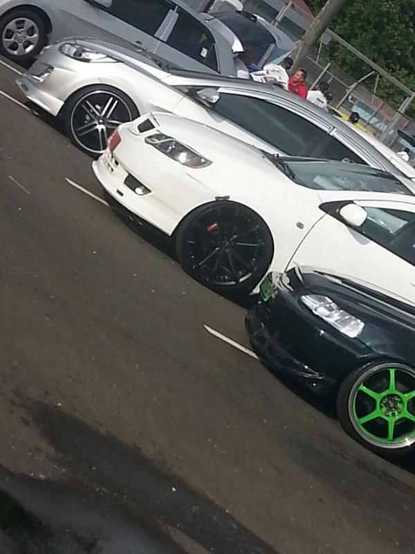hitmakers507's tweet photo. 1-2-3 tenemos tantos carros que las calle nos uye jajjaja http://t.co/Ky3rwAS2Uw