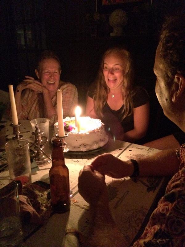 AliWilder421's tweet photo. Hbd samo #molly http://t.co/Xfzgl8orHe