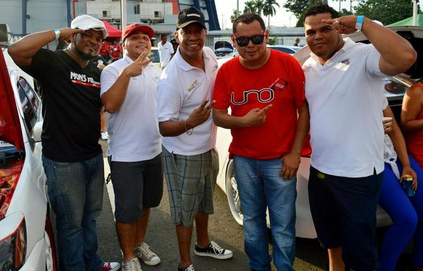 hitmakers507's tweet photo. Estamos con los grandes!!! http://t.co/1GFwdnjQxv
