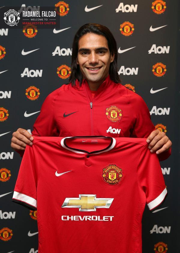 El Manchester United oficializó la llegada de Falcao a préstamo por un año