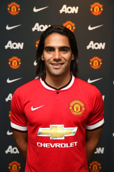 detiksport's tweet photo. Radamel Falcao resmi jadi pemain Man Utd dengan status pinjaman selama satu musim http://t.co/jaPEiuJ73e http://t.co/AtgGpEBpHf