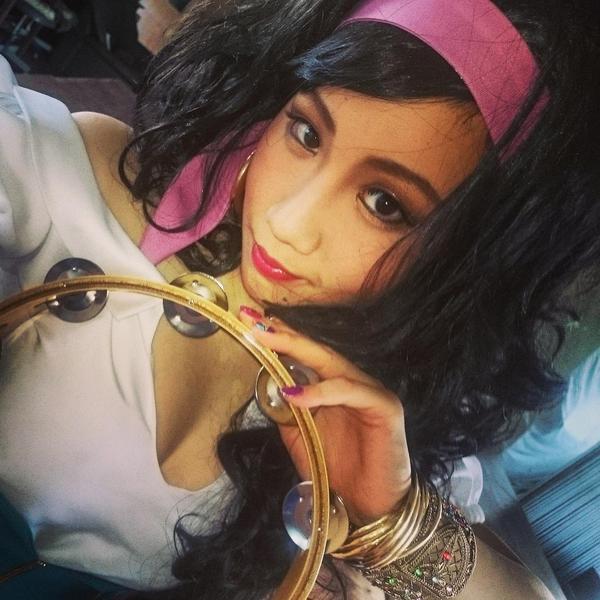 ゆんける あと一週間でディズニーハロウィン 今年の仮装はノートルダムの鐘の エスメラルダやります 衣装もタンバリンも届いたので リハーサルした Http T Co 2r5peumstk Twitter ゆんける あと一週間でディズニーハロウィン 今年の仮装はノートルダムの鐘の エスメラルダやります 衣装もタンバリンも届いたので リハーサルした Http T Co 2r5peumstk Twitter