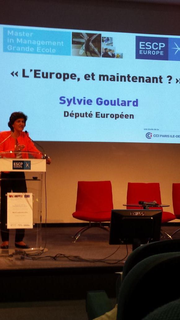 ESCPknowledge's tweet photo. .@GoulardSylvie "L'Europe a des atouts énormes mais elle est vulnérable. A vous de la porter !" #HelloMIM http://t.co/34Tv88uJnC
