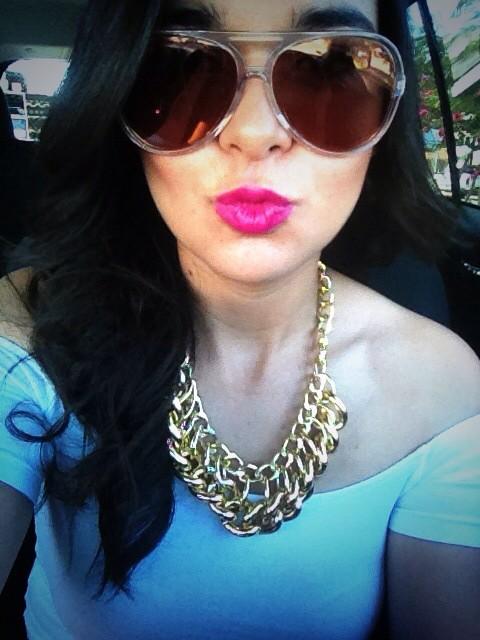 LetySanchez13's tweet photo. Monday!! 🌺🌺 http://t.co/UfRlbTkAo3