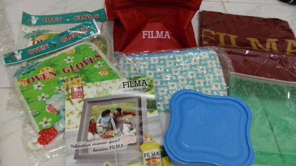 sukamasakdotcom's tweet photo. Selamat, Bunda! :) RT @HerliLie: Terima kasih sukamasakdotcom paket #kuisfilma nya sudah sampai, sangat bermanfaat :D http://t.co/b77fw9WhLA