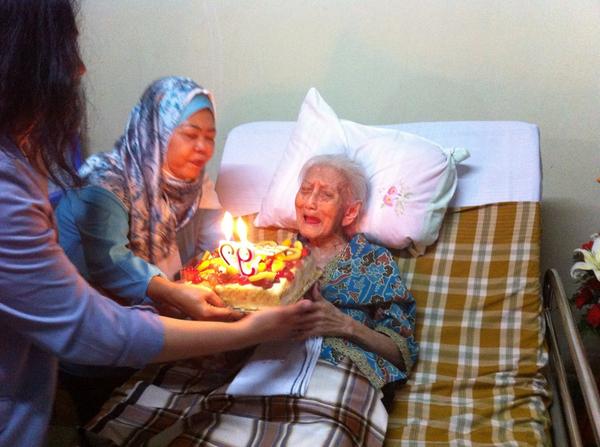 Selamat ulang tahun Ibu R.A Soepartin Moestopo ke-92 tahun,semoga panjang umur &amp; sehat selalu. #dpminfo