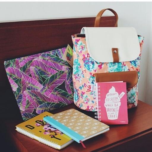 Saracota's tweet photo. Participa en el sorteo por este bello kit escolar por el 2do aniversario del blog cool de @UnaTalLuisa #UnTalSorteo http://t.co/NabkQgbycB