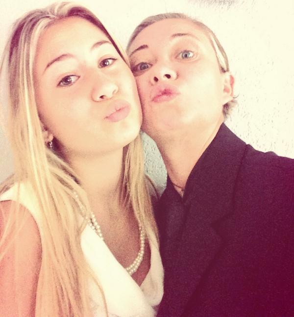 NaiisNais's tweet photo. #selfie #mum http://t.co/CXurfhAKkW