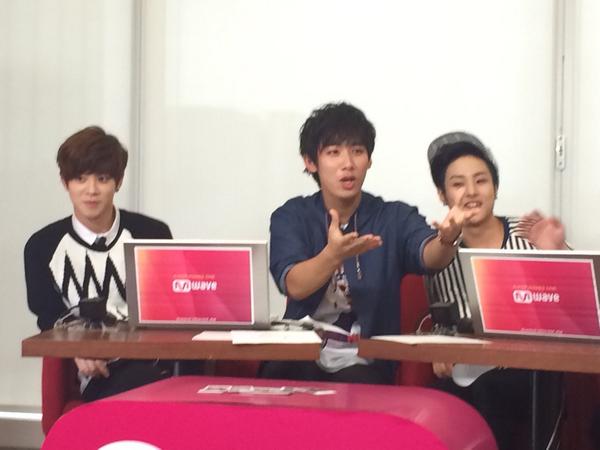 OfficialMwave's tweet photo. #LC9 @LC9_KING serenading you with #howdeepisyourlove on MEET&amp;GREET http://t.co/S5noj5C8O9 @officialLC9 http://t.co/q7uv9Utv4b