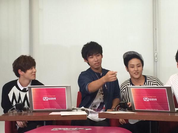 OfficialMwave's tweet photo. #LC9 @LC9_KING serenading you with #howdeepisyourlove on MEET&amp;GREET http://t.co/S5noj5C8O9 @officialLC9 http://t.co/q7uv9Utv4b