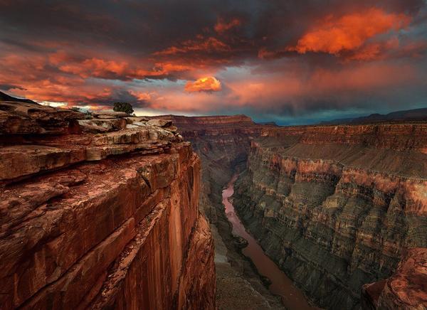 globedge_'s tweet photo. The Grand Canyon at sunset. #travel #ttot #photography http://t.co/dwXmtE1uWT