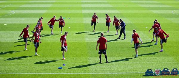 FAWales's tweet photo. Wales players train ahead of the opening #EURO2016 game against Andorra. #ANDvWAL #TogetherStronger http://t.co/x0Xjda5dav