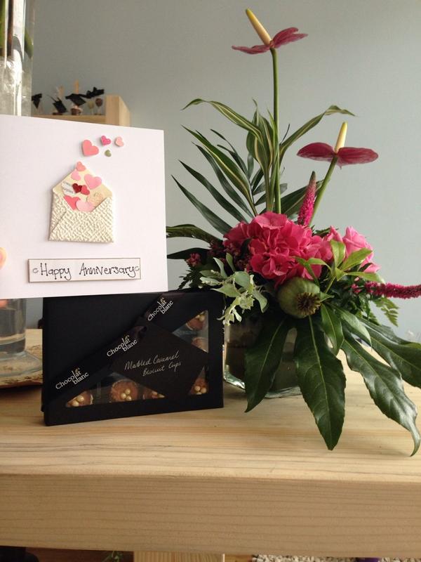 rosenthyme's tweet photo. A lucky couple for their anniversary #flowers #chocolate #card #anniversary #love #present #bearsden #rosenthyme http://t.co/qNHh1jZlP4