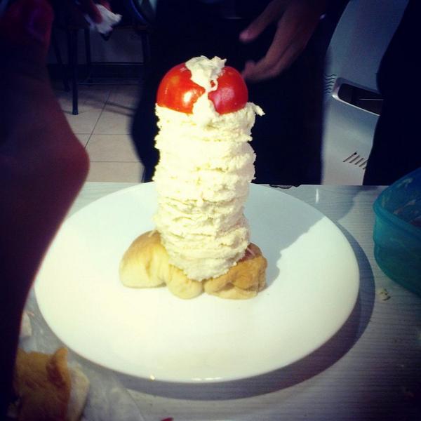 ilaoarnel06's tweet image. #foodporn #towerofpower #hum101 #CelSo