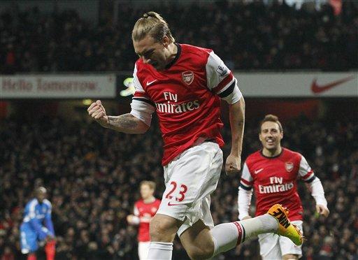 aaronwitz's tweet photo. “@paddypower: Welbeck takes the no.23 shirt, a lot to live up to. http://t.co/eY90LH7zpn” @Vituli @DanielWitz