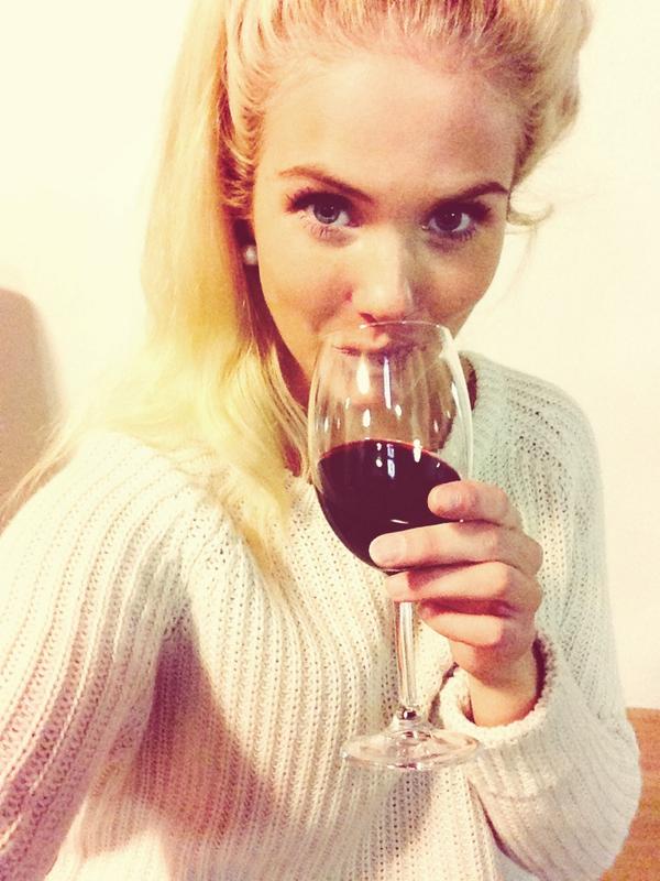 SingeAmbassador's tweet image. RT if you're voting @SiljeNorendal in @MaximMag #Hot100 maxim.com/women/hot-100/… @Trackbossgame trackboss.com/signup?id=Y8GG…