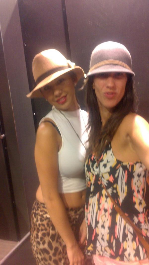 QcBea's tweet photo. Postureo cn @miriammorenteca http://t.co/N5EPyh1sTx