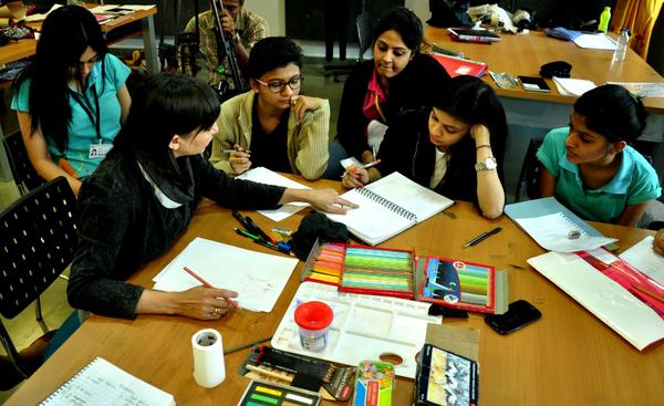 WWINeetaLulla's tweet image. #WWIFaculty, Belinda Bawa, teaching #ColorRendering to #WWNLSFStudents