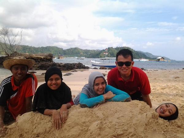 with @ilaenpe <a href="/TiaraGustini/">tiara gustini</a> @tiatiatia17