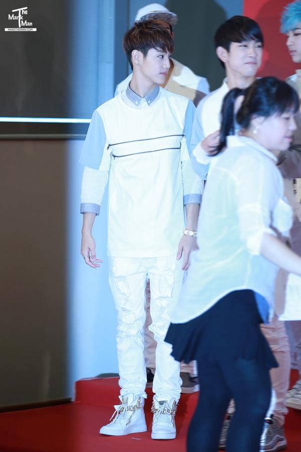 marktheman_com's tweet photo. 140830 JYPN IN HK PRESS @mtuan93 #GOT7 #마크 
http://t.co/ohF1Gs8nvU
http://t.co/JwuQS1qrMx
http://t.co/rQNCOEovtz http://t.co/jIlgkX2tyz