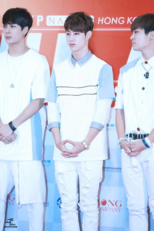 marktheman_com's tweet photo. 140830 JYPN IN HK PRESS CONFERENCE @mtuan93 #GOT7 #마크 #Mark http://t.co/MxO3p9w9Kv
http://t.co/rnuPJEH9fP http://t.co/m9hrfxXpSe