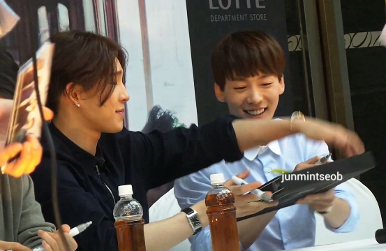 BwhlvkgCAAEEmMA.png:large