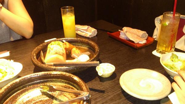 stemcell2's tweet image. サラダ食べ放題きた♪ 女子会にゃう☆今日基礎体温低かったから元気元気(*^^*) #女子会 #サラダ食べ放題 #基礎体温