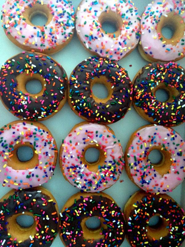 ViviannaSW's tweet image. Day 2 -Stripes 🍩 For my clients. @DunkinDonuts #projectkickoff #fmsphotoaday