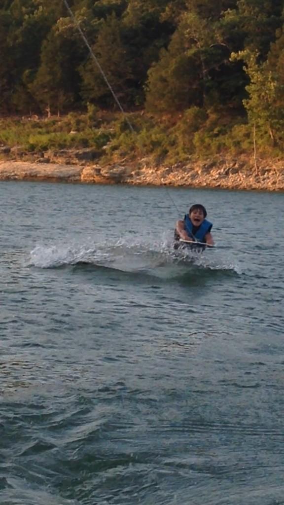 TotalGMve's tweet photo. Wake boarding http://t.co/4eUwkVRkxH