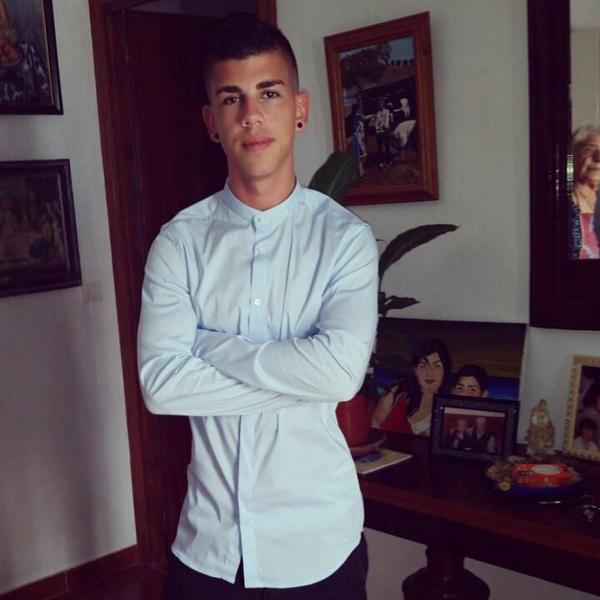 guillemalaguita's tweet photo. No le des importancia a las personas que no te lo dan a ti. http://t.co/O7WwyXldn1