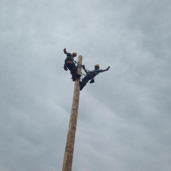 DakotaRobison53's tweet photo. I love what I do #lineman #hookinit http://t.co/ct39tpRQat