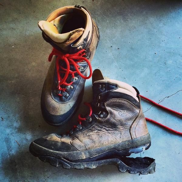 jemery's tweet photo. Loved these @SalomonSports boots! Sad to see them go after years of faithful service. http://t.co/hxC8rmjUCD