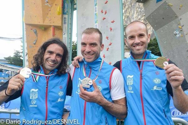 CurroSobrino's tweet photo. Tres craks...!!
El nuestro,el mejor....👍😉
Fenómeno Juan Antonio http://t.co/8X3qofJfUn