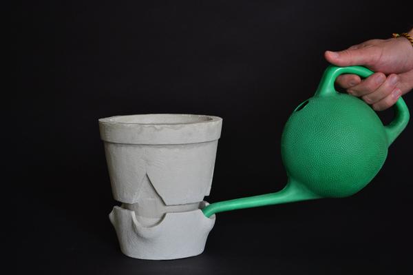 TechpotUS's tweet photo. Here is the first design of #TechPot, made of plaster. It's just a model for now, but we'll get the prototype soon. http://t.co/IUFvyLWqy2