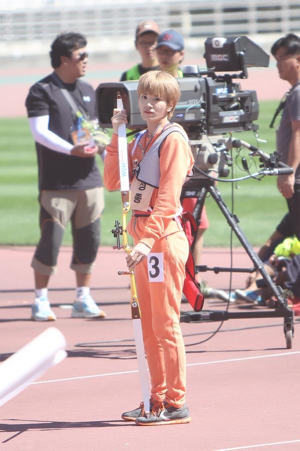 falling9393's tweet photo. 130903 MBC 아육대 #성종 #22ndJJONGday 22pics http://t.co/nFn9tSgpoD http://t.co/mOVdazHR7y